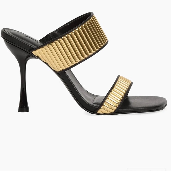 Tuckernuck Shoes - SIMKHAI

Carter 95MM Textured Mules